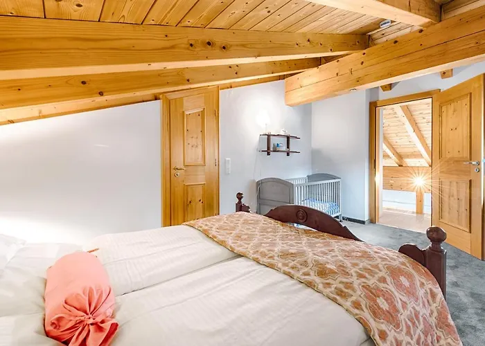 Central Park - Alpine Apartment